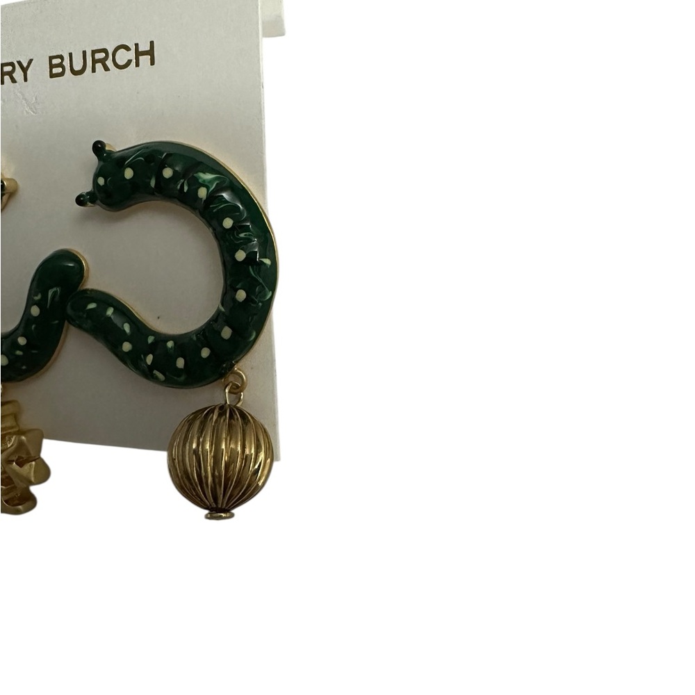 Tory Burch Rare CATERPILLAR Mismatched Drop Earrings Green & Gold NEW FUN - Picture 5 of 8